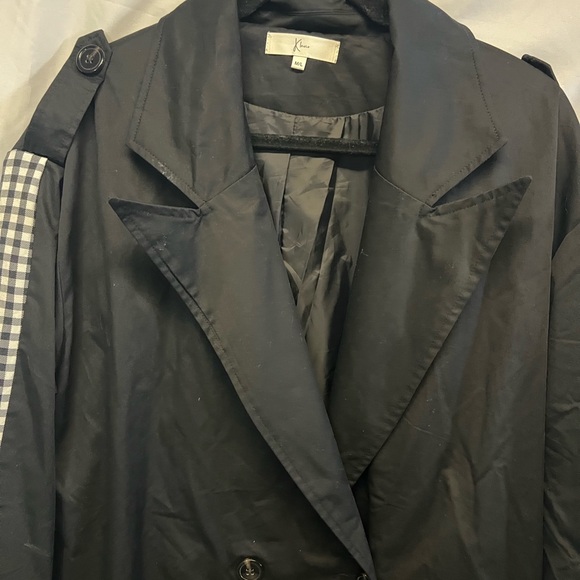 klesis Elegant Black Trench Coat with Gingham Accents M/L - Picture 6 of 7